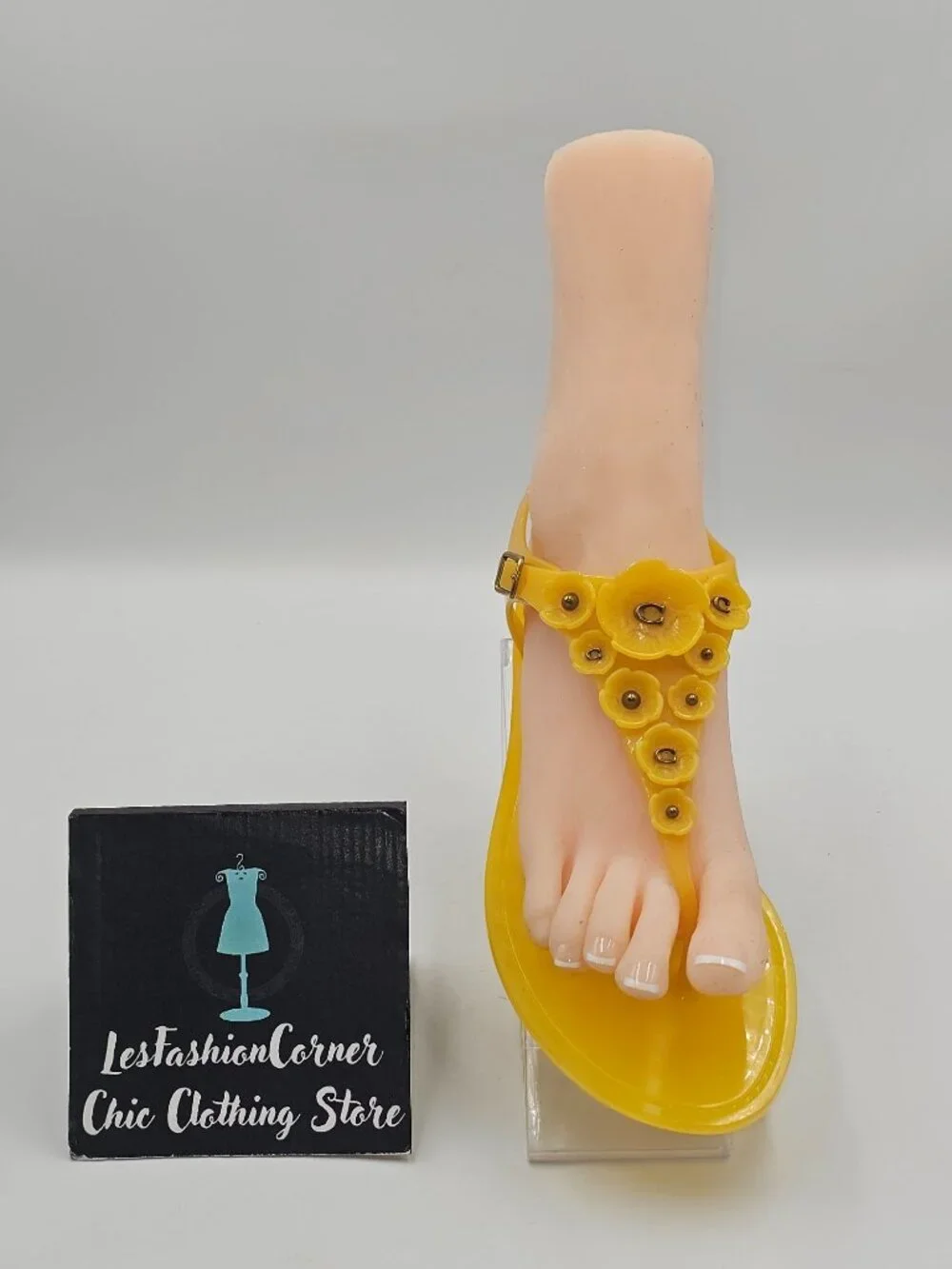 NWOB Coach Womens Yellow Tea Rose Jelly Floral Accents T-strap Sandals Sz 8 3764